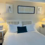 Beautiful Two Bedroom Flat In Kensington