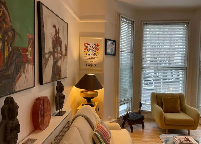 Beautiful Two Bedroom Flat In Kensington