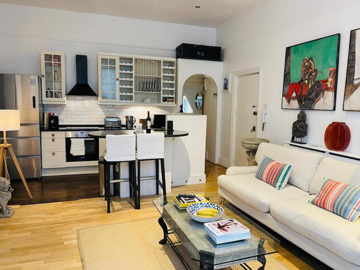 Beautiful Two Bedroom Flat In Kensington