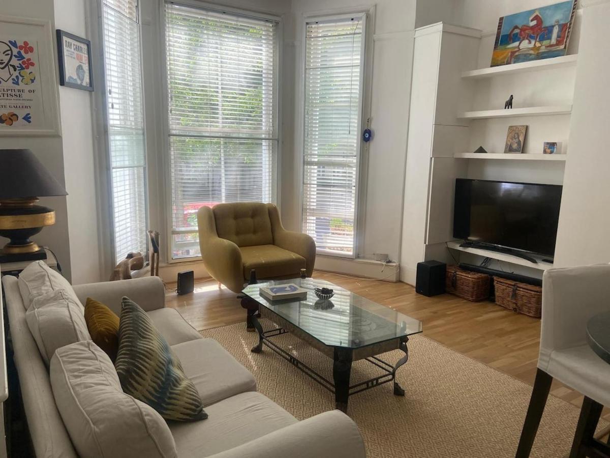 Appartamento Beautiful Two Bedroom Flat In Kensington